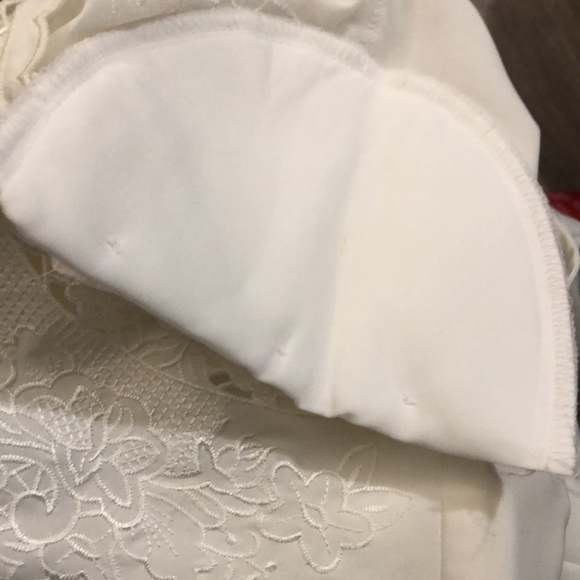 Vintage White Embroidered Top by Claudia Richard - Picture 8 of 10